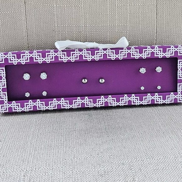 Women Earrings Set of 5 Stud Earrings Silver Tone Comes in a box - Picture 7 of 9